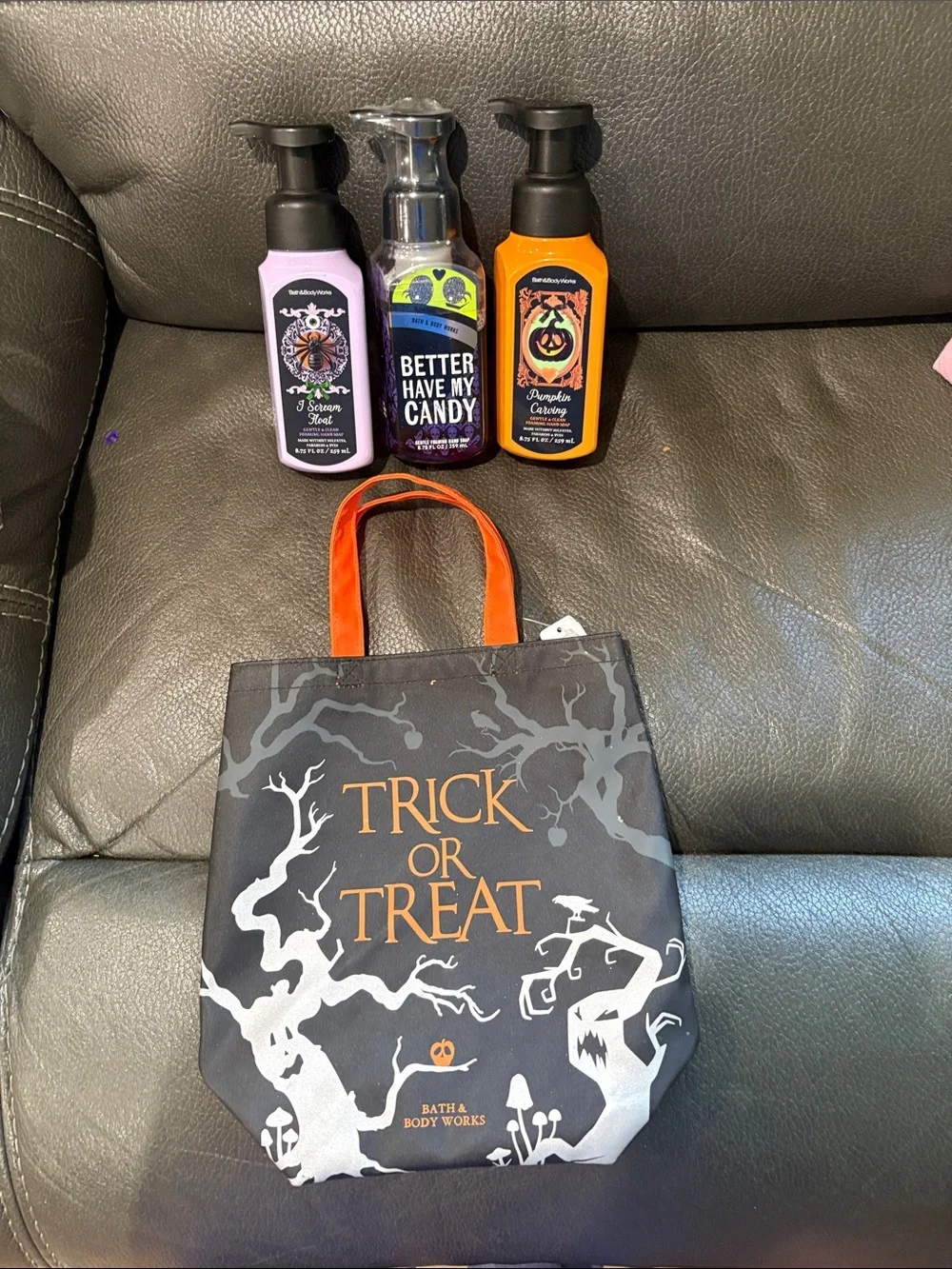 Bath and body works Halloween soap set and tote